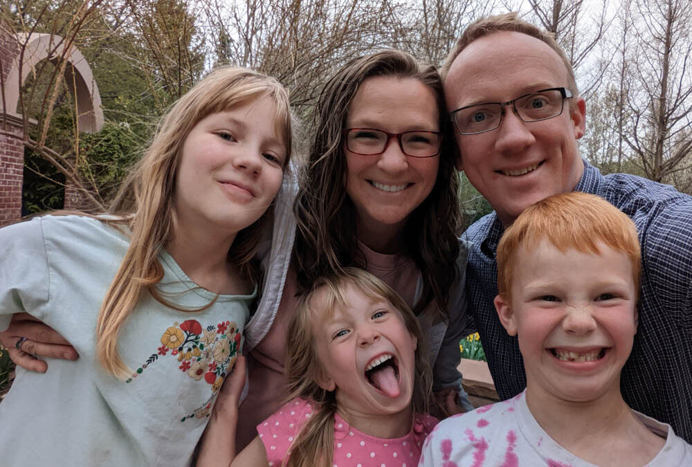 It’s a Daddy blog?  A Mommy blog? It’s… Undysfunctional!